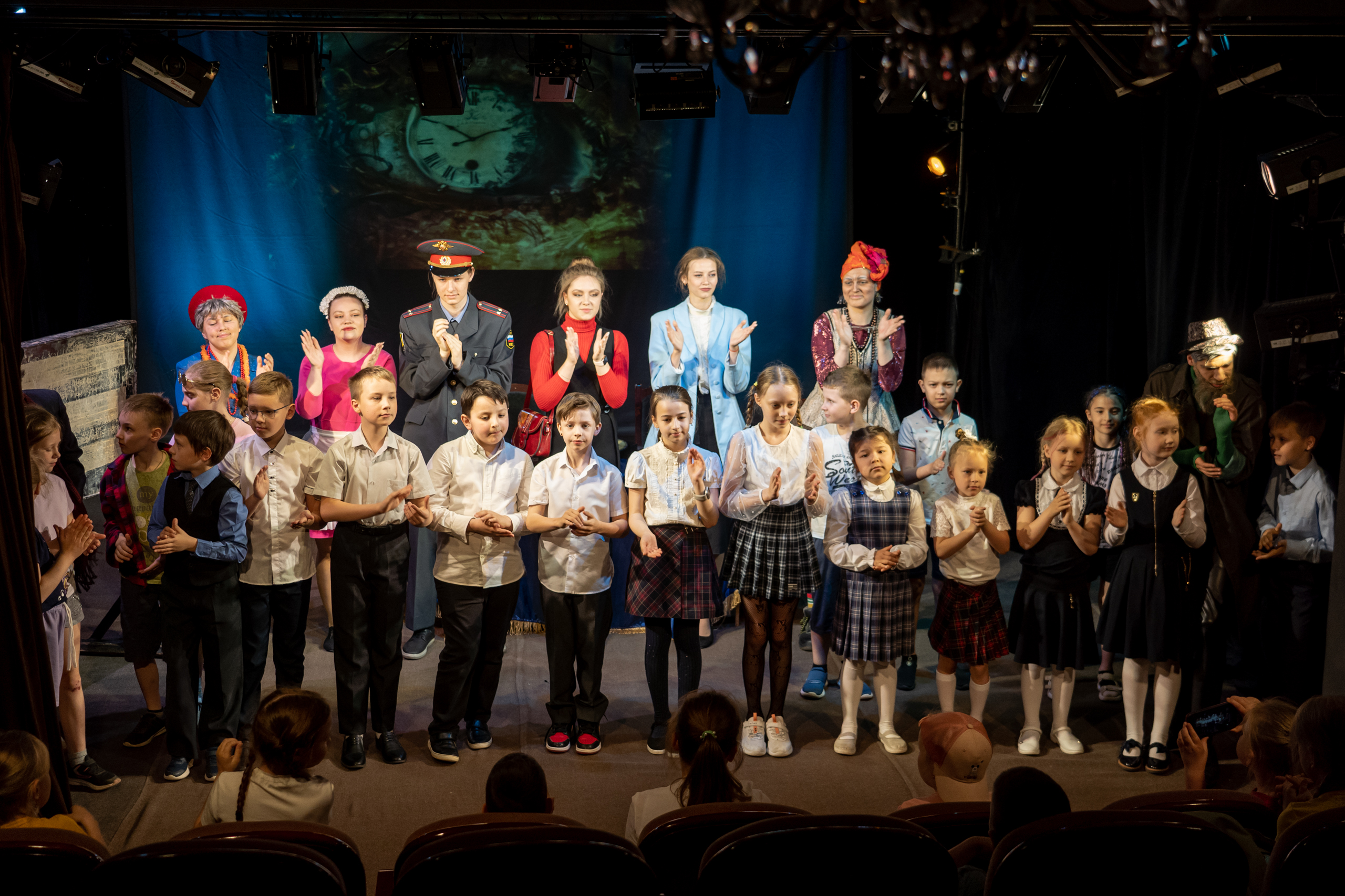 В гостях у сказки: Как тверские школьники пришли посмотреть спектакль и стали артистами