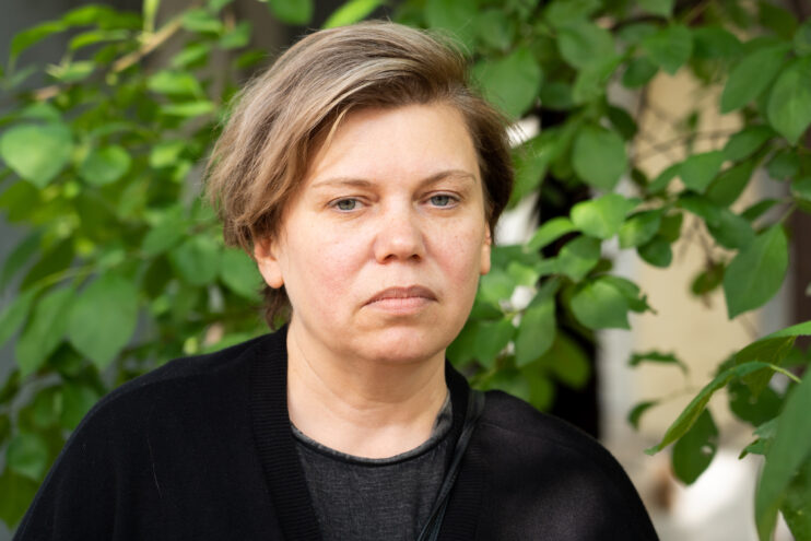 Остров сокровищ: Режиссер Вероника Вигг о судьбе Стивенсона, испытаниях для актеров и шести пианино на сцене