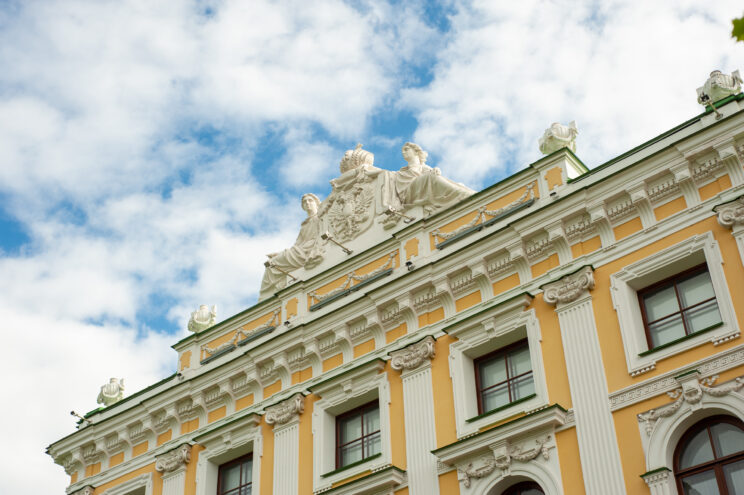 В Тверском императорском дворце откроется выставка картин «Русскiй Мiръ» В Твери пройдет презентация книги о художнике Григории Сороке