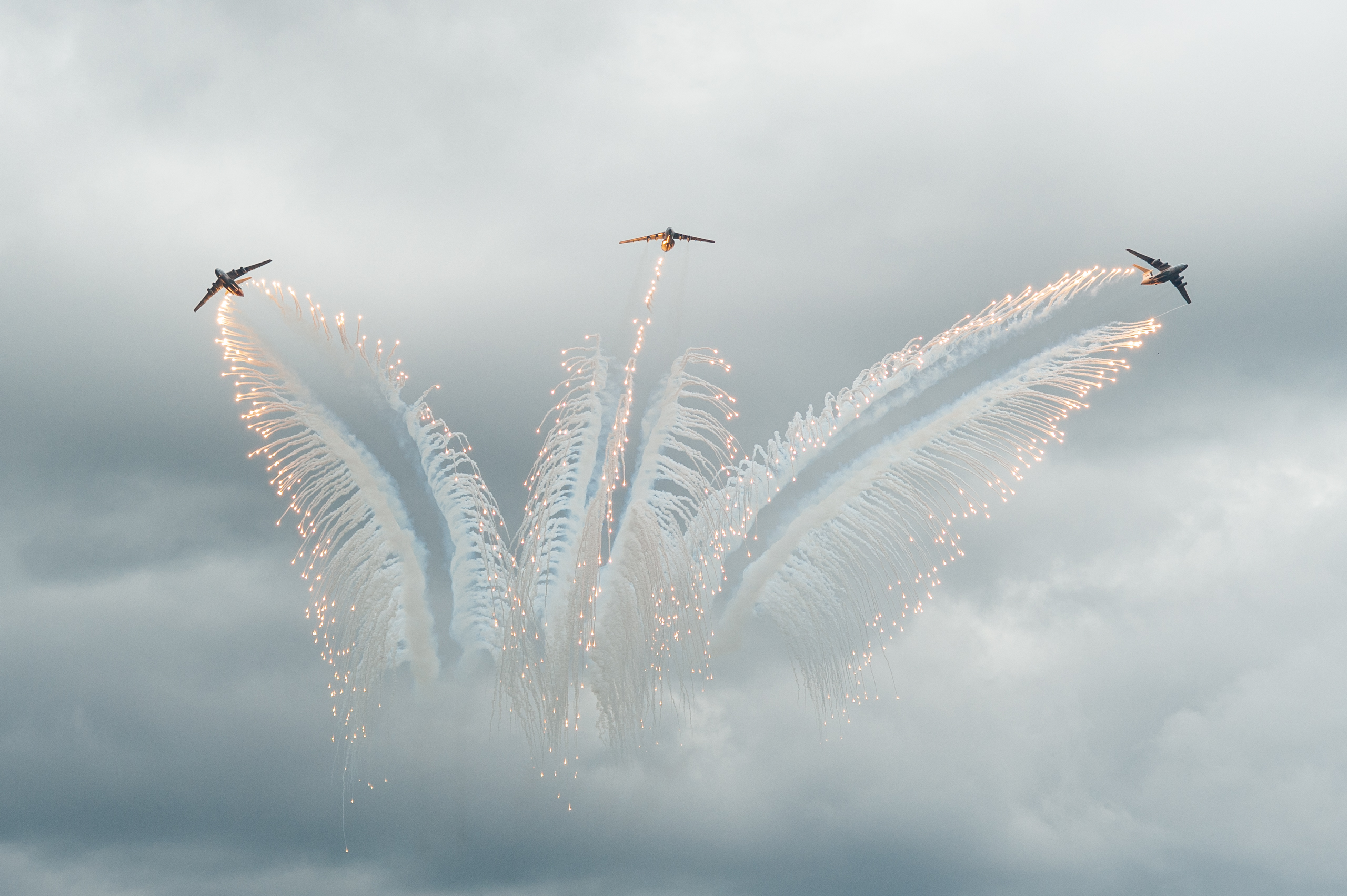 В Твери прошли торжественные мероприятия, посвященные 80-летию 12 гвардейской военно-транспортной авиационной Минской дивизии