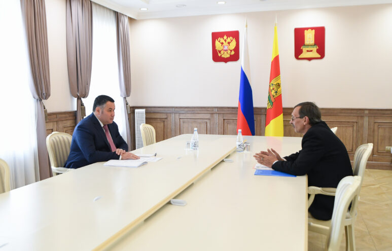 Игорь Руденя провел рабочую встречу с главой Оленинского округа Олегом Дубовым