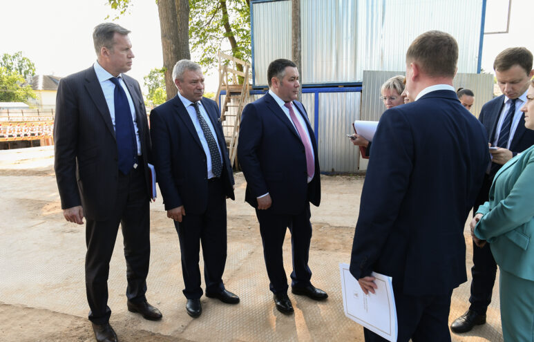 Игорь Руденя ознакомился с ходом строительства нового здания детского дома «Родничок»