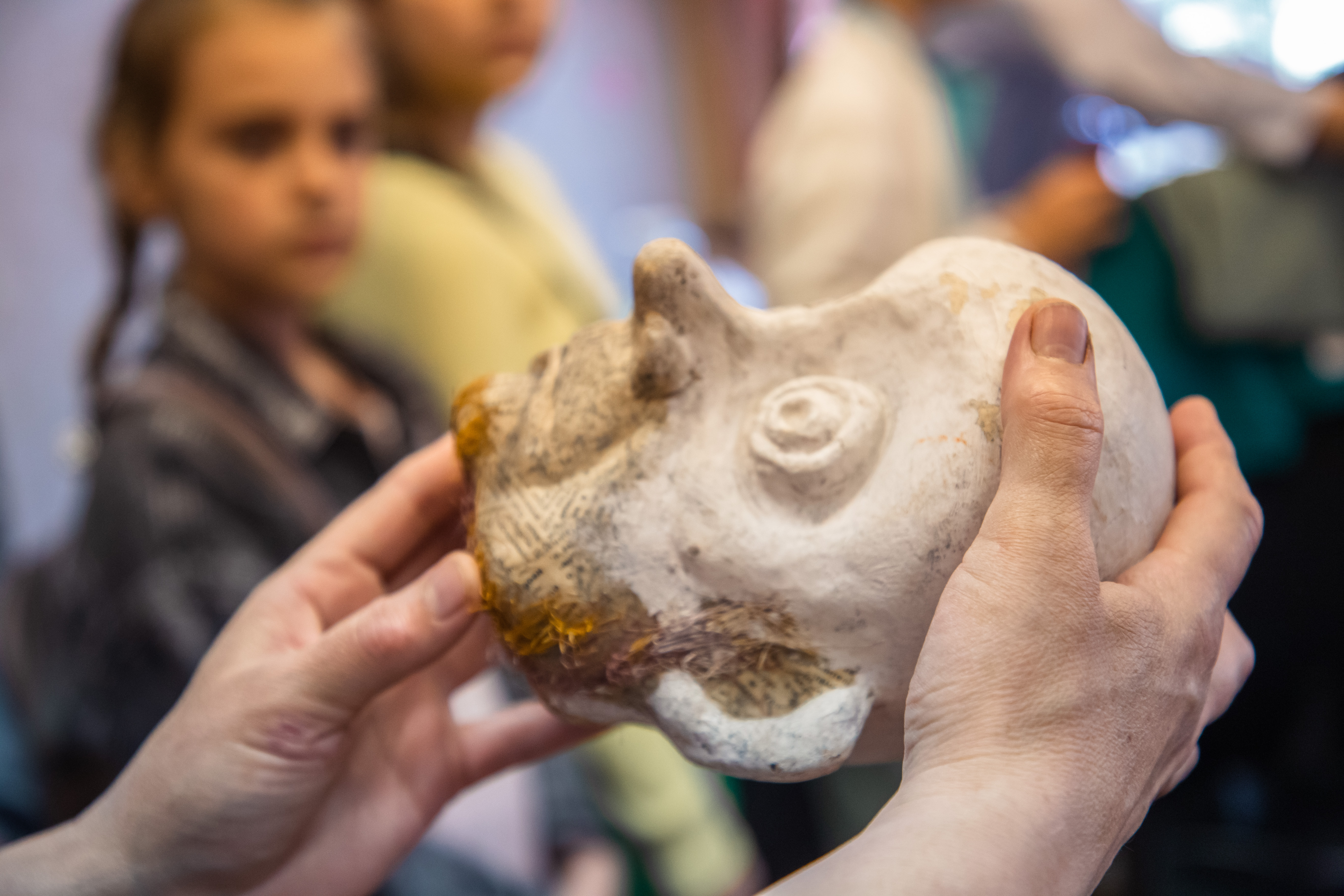 Путешествие по закулисью: Тверской театр кукол пригласил зрителей в мастерские