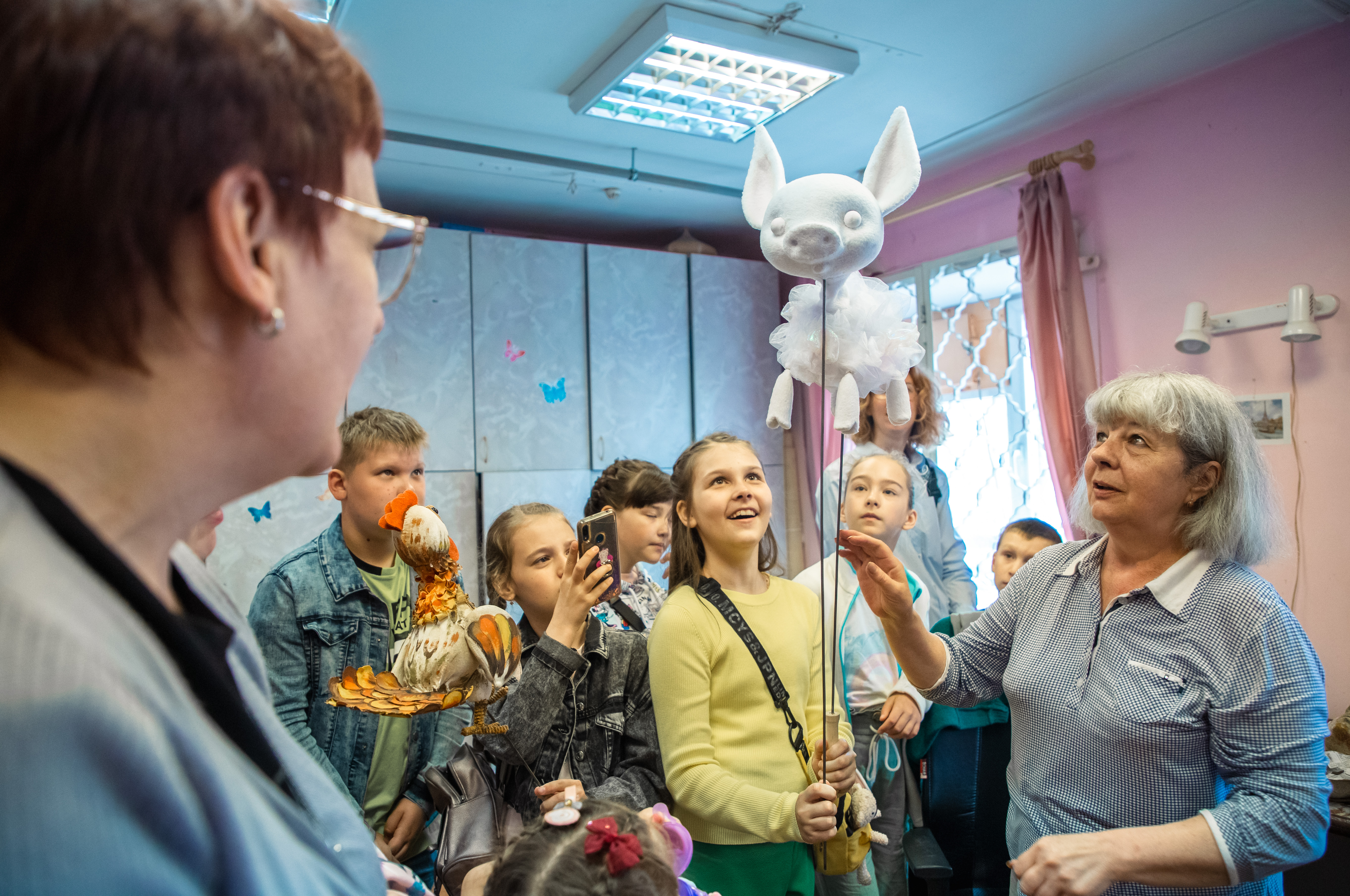 Путешествие по закулисью: Тверской театр кукол пригласил зрителей в мастерские