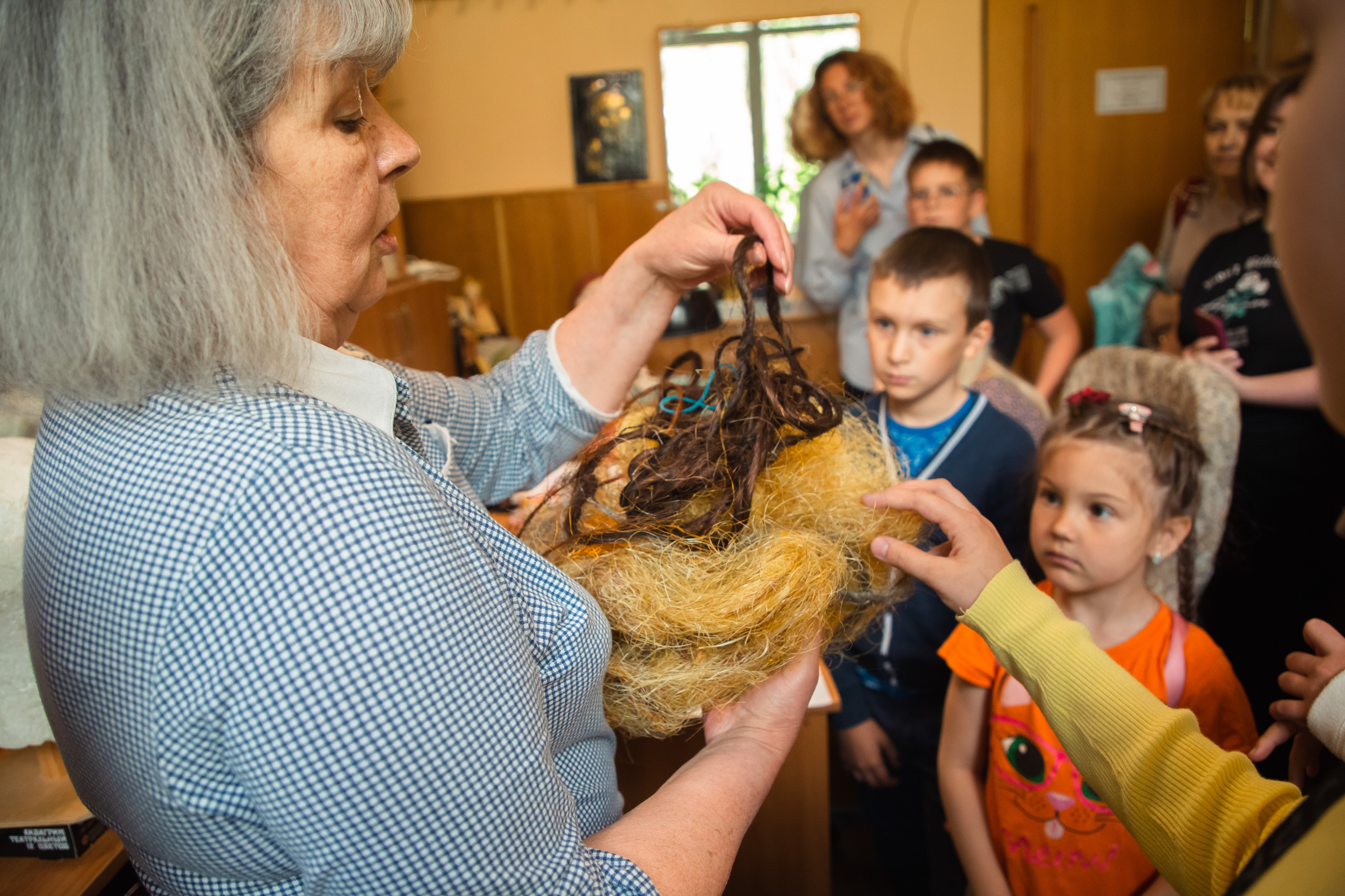 Путешествие по закулисью: Тверской театр кукол пригласил зрителей в мастерские