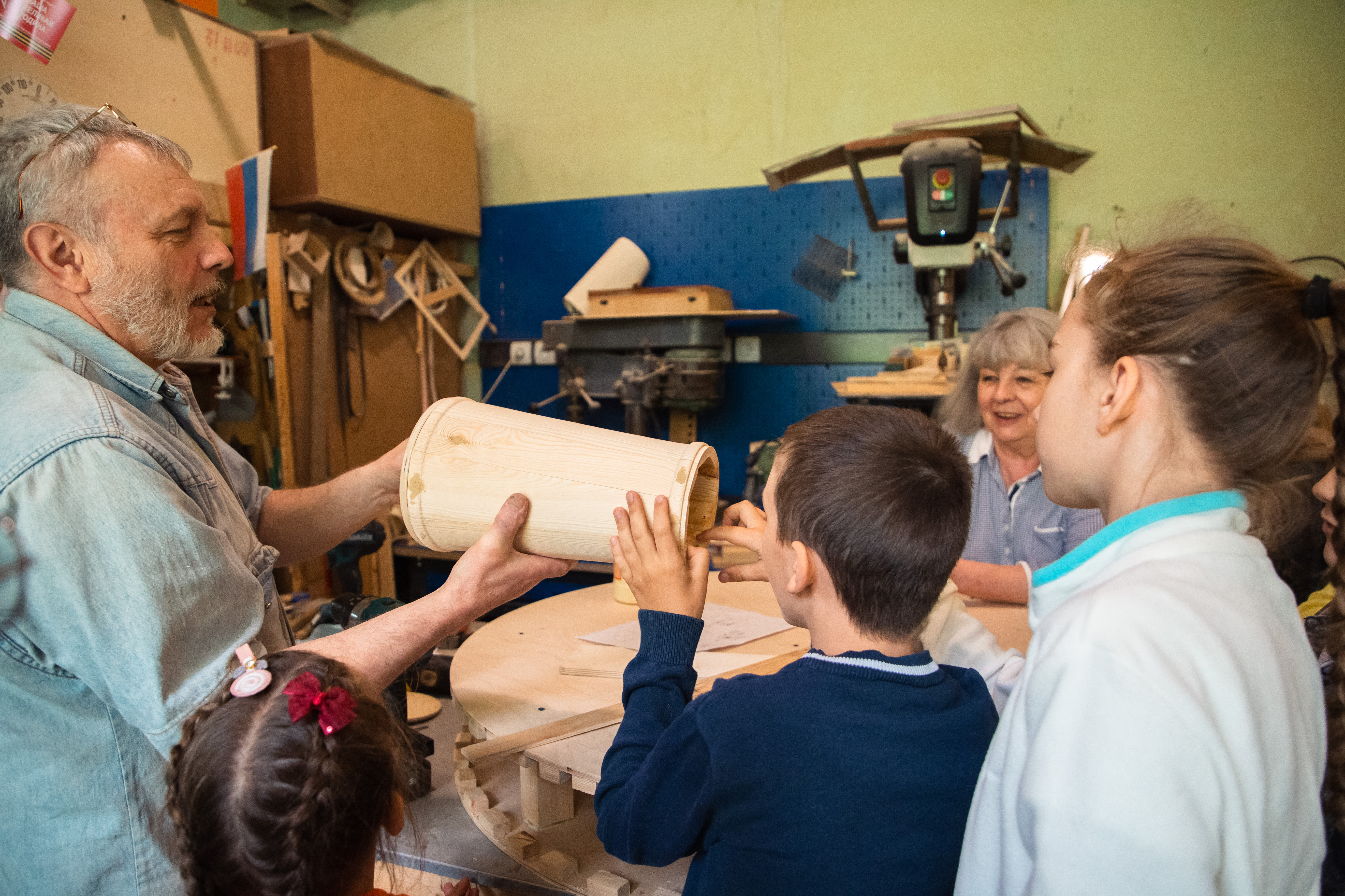 Путешествие по закулисью: Тверской театр кукол пригласил зрителей в мастерские