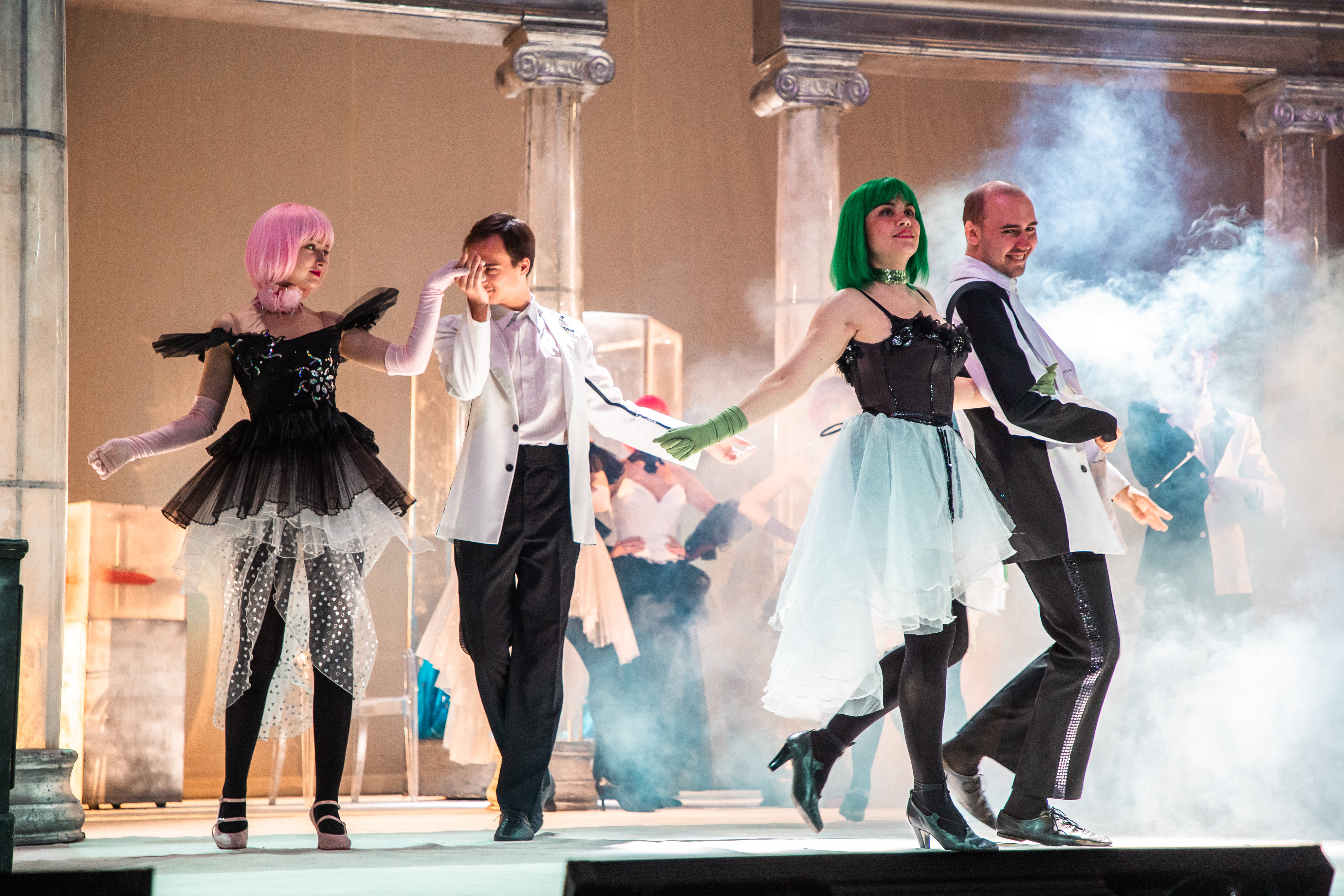 Не маленький принц: В Тверском театре драмы представили музыкальную сказку «Бал для Золушки»