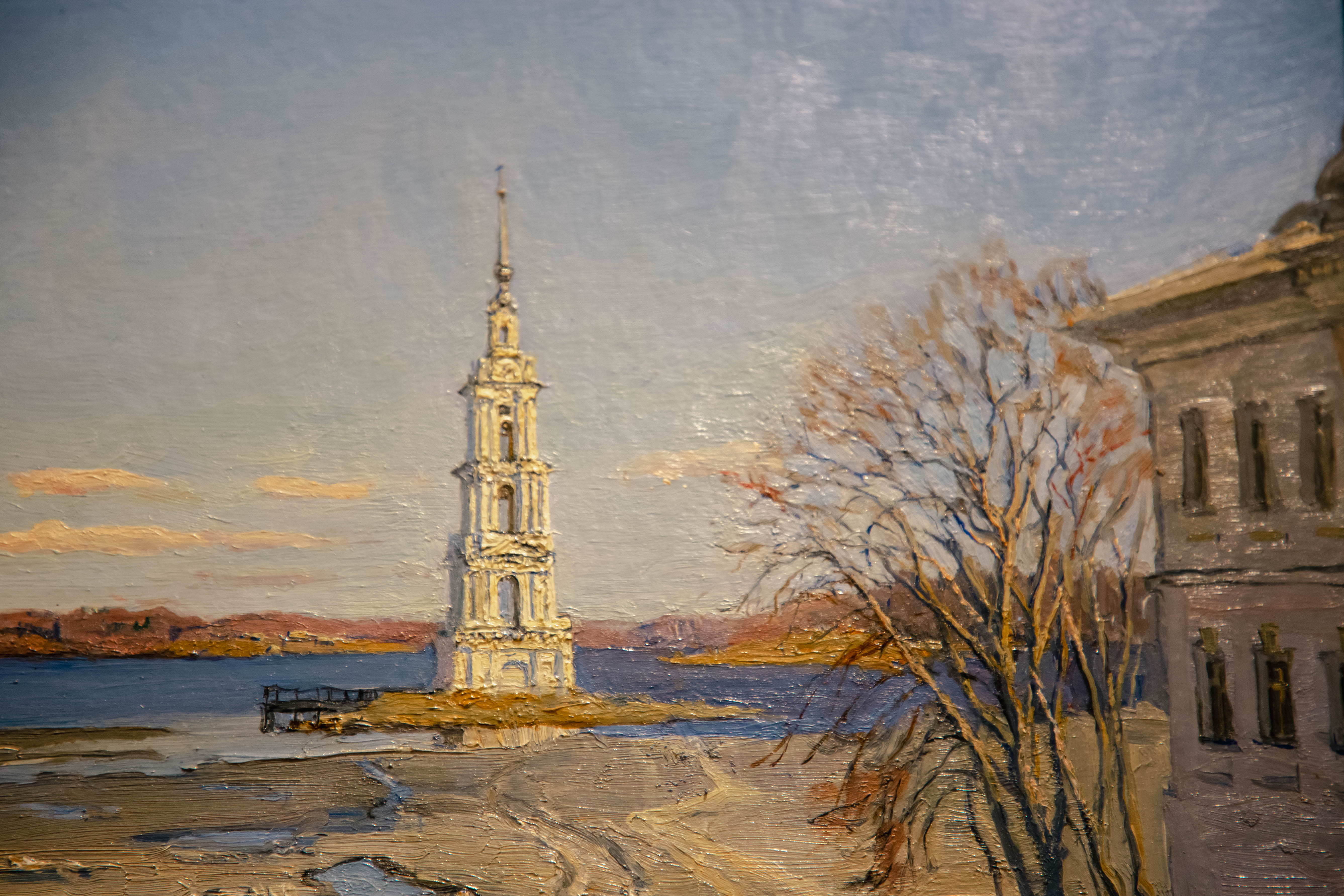 Классическая живопись и православные мотивы: В Твери открылась выставка объединения "Русскiй Мiръ"