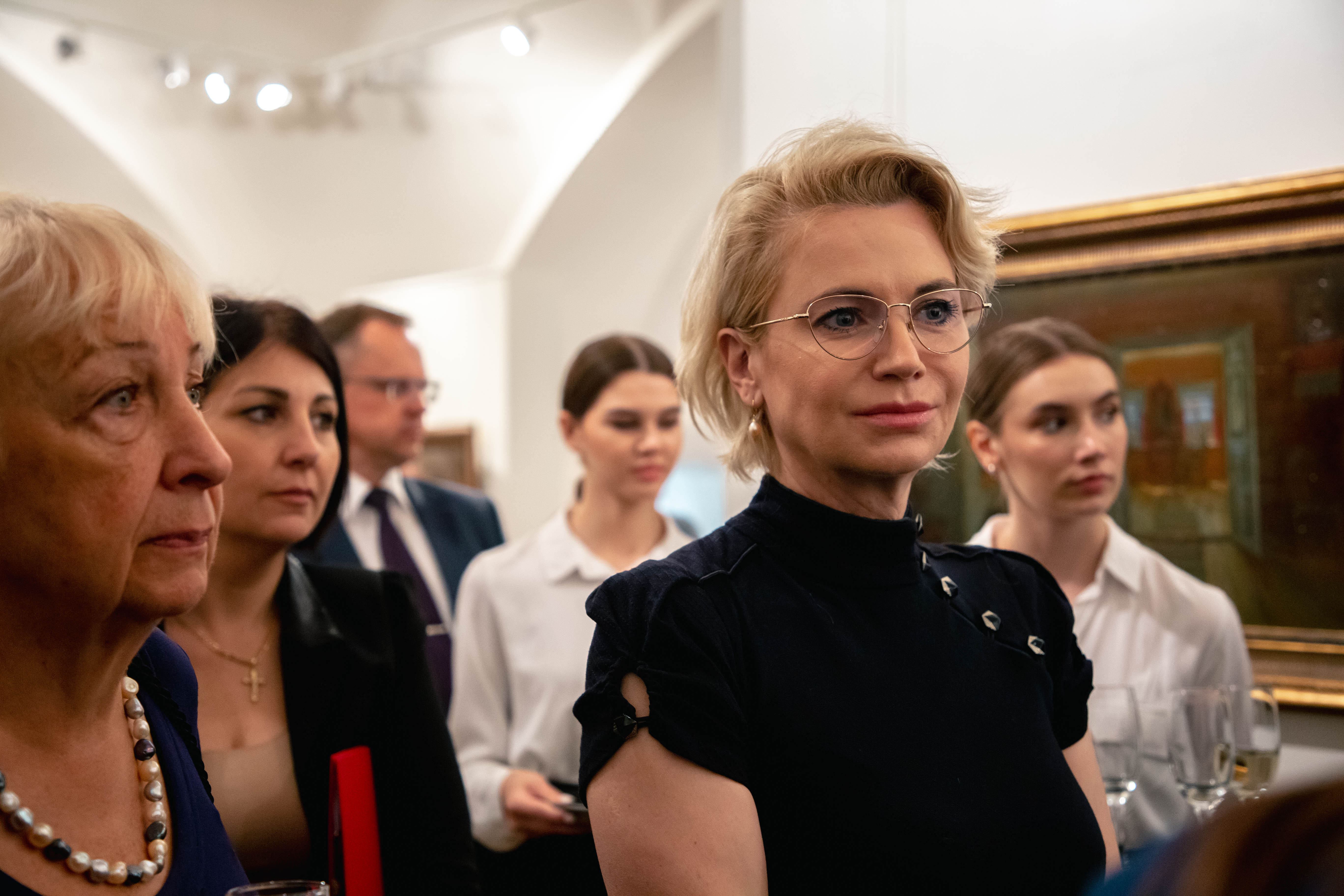 Классическая живопись и православные мотивы: В Твери открылась выставка объединения "Русскiй Мiръ"