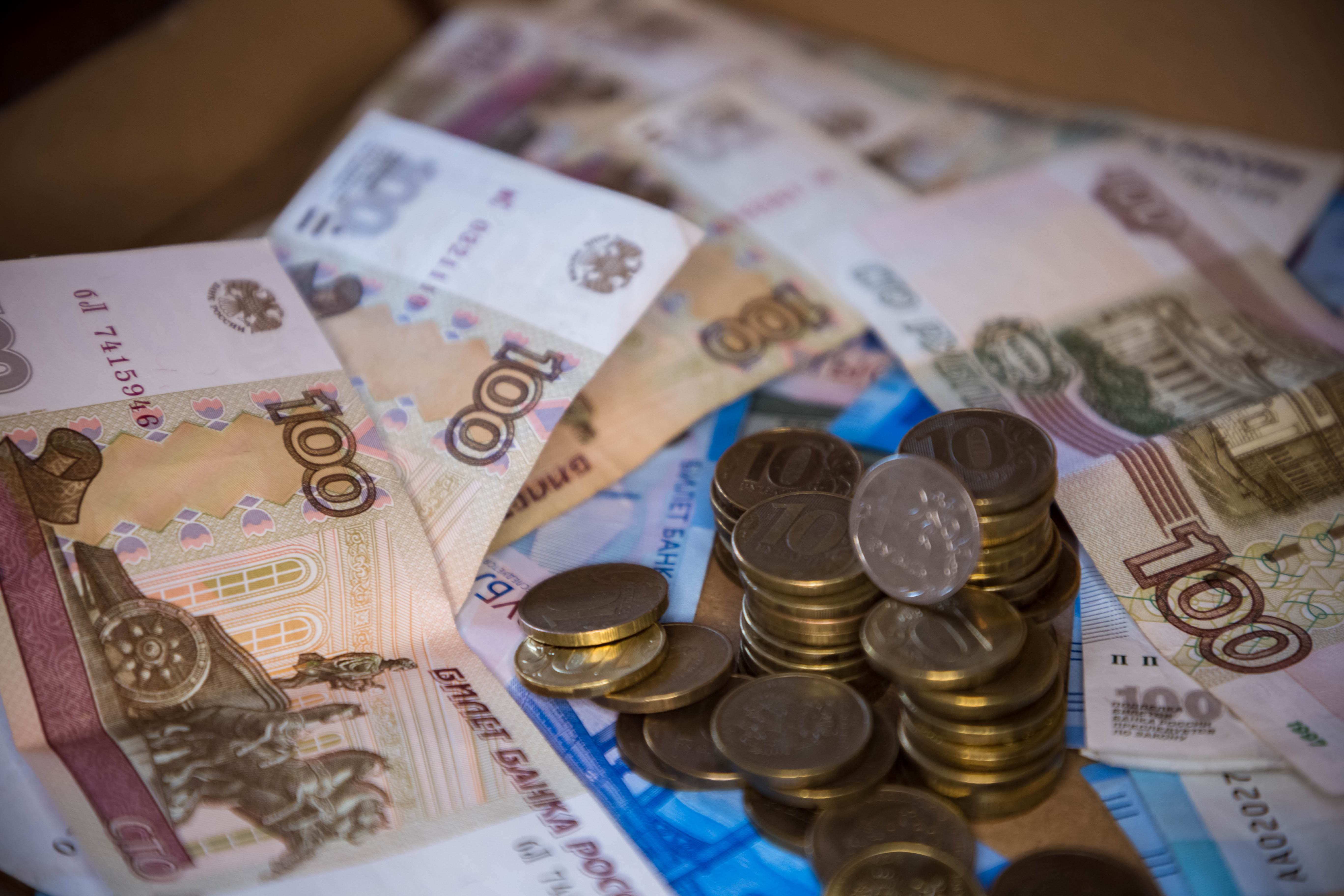 Больше 90 тысяч рублей задолжал житель Твери своим детям