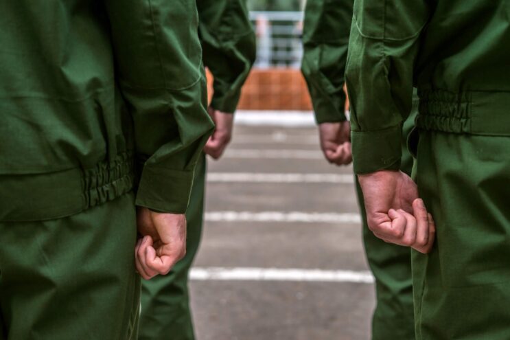 Владимир Котов: Основу Российской армии составляют контрактники