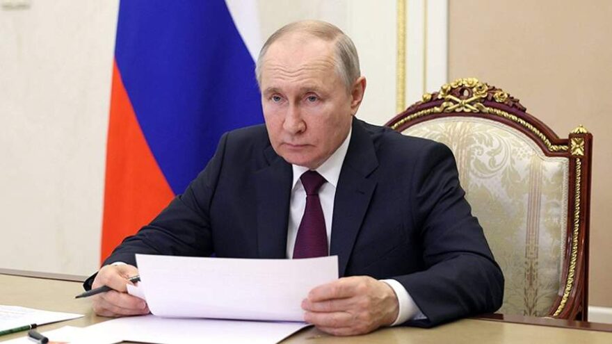 Владимир Путин выступил с обращением к россиянам