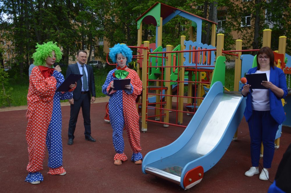 В городе Бологое появилась новая детская площадка В городе Бологое появилась новая детская площадка