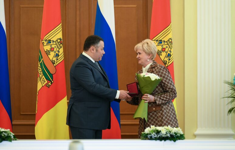 Игорь Руденя вручил государственные и региональные награды в преддверии Дня России