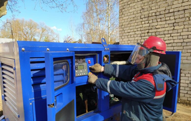 Специалисты Тверьэнерго готовят силы и средства к устранению последствий грозового фронта Специалисты Тверьэнерго готовят силы и средства к устранению последствий грозового фронта