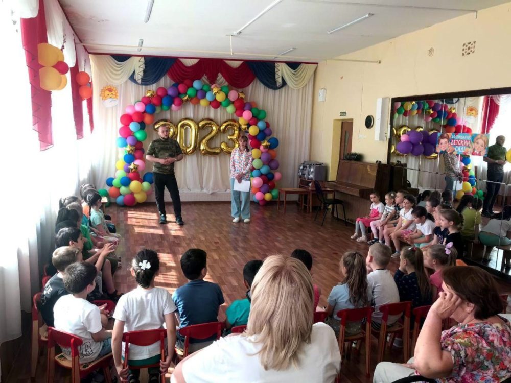 Участник СВО в Конаково посетил детский сад