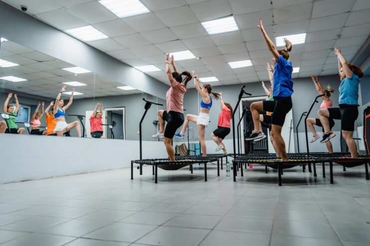 Жителей Твери приглашают на тренировки на мини-батутах