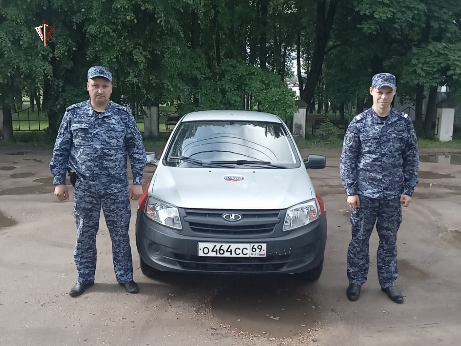 Тверские росгвардейцы задержали похитителя алкоголя и шоколада Тверские росгвардейцы задержали похитителя алкоголя и шоколада
