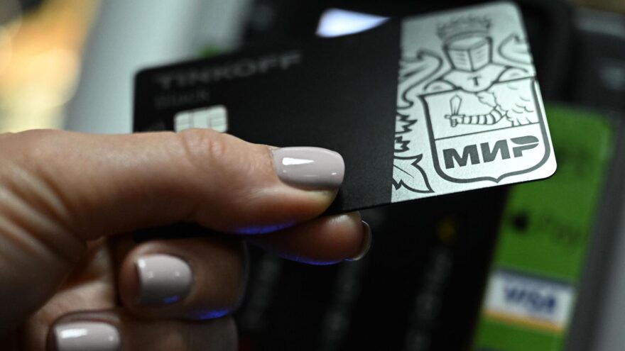 Преимущества и недостатки кредитки для покупок