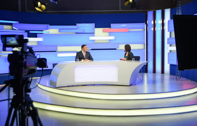 Ремонт дорог и поддержка малого бизнеса: Игорь Руденя в прямом эфире ответил на вопросы жителей региона Ремонт дорог и поддержка малого бизнеса: Игорь Руденя в прямом эфире ответил на вопросы жителей региона