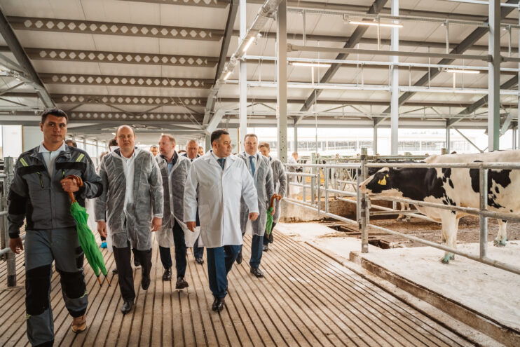 Игорь Руденя ознакомился с одним из самых крупных в Верхневолжье инвестиционных проектов в сельском хозяйстве Игорь Руденя прокомментировал привлечение в сельхоз отрасль молодых специалистов