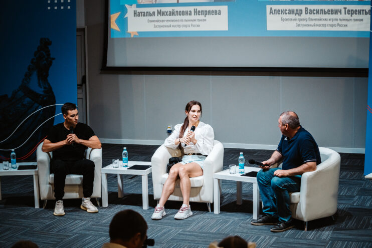 Как воспитать чемпиона: Как прошла встреча Натальи Непряевой и Александра Тереньева с юными спортсменами и их родителями