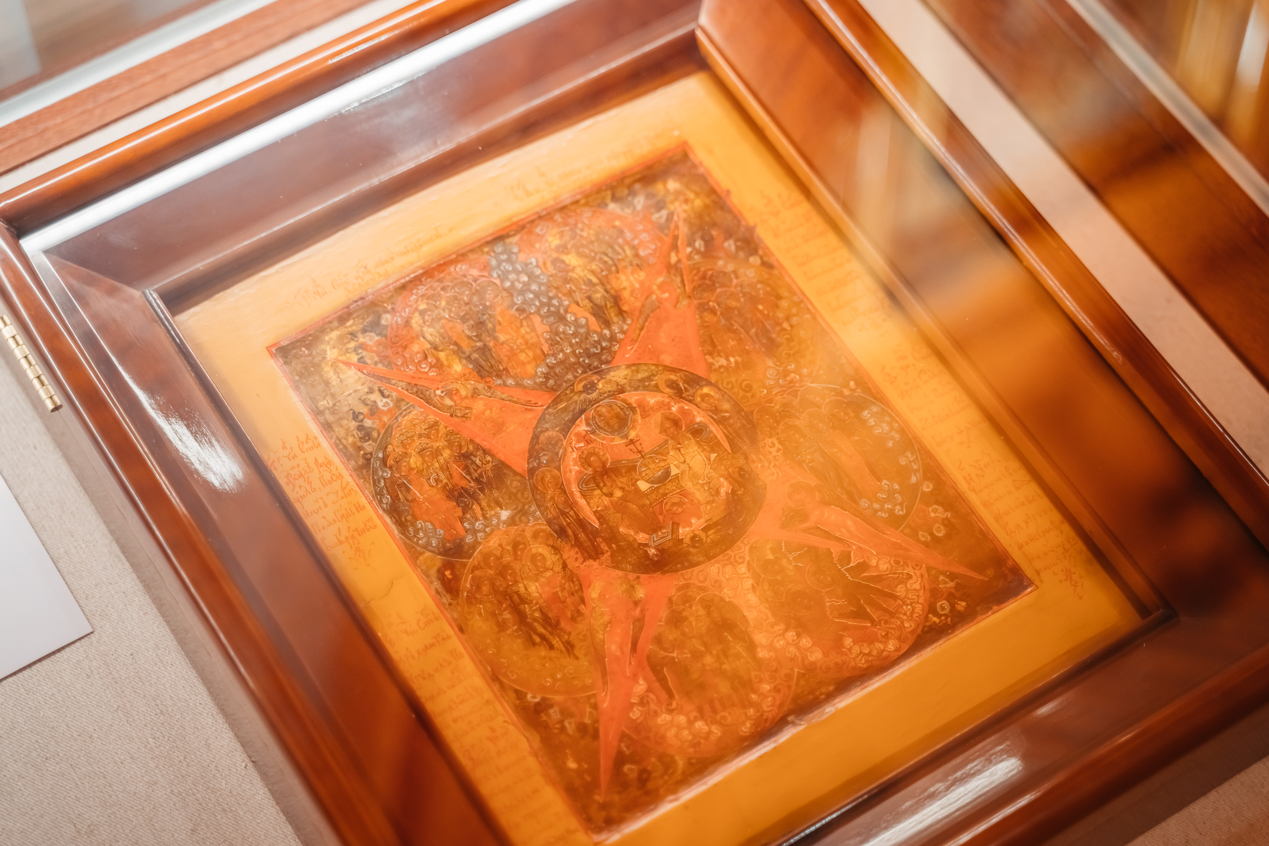 На выставке в Твери представили уникальные старинные иконы из частных собраний