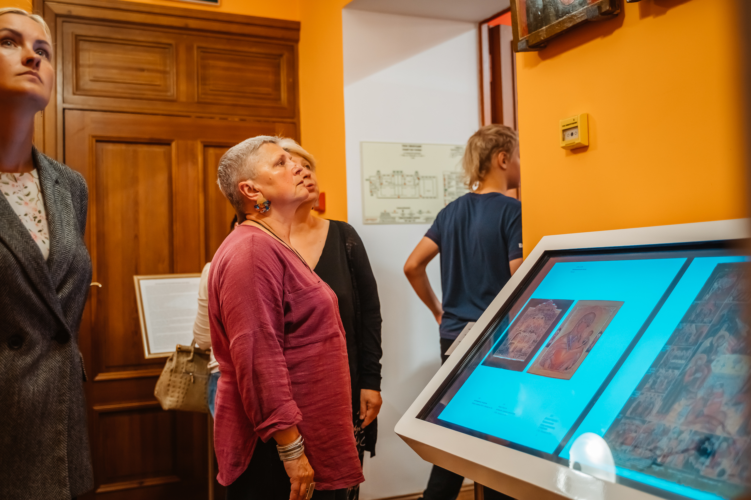 На выставке в Твери представили уникальные старинные иконы из частных собраний