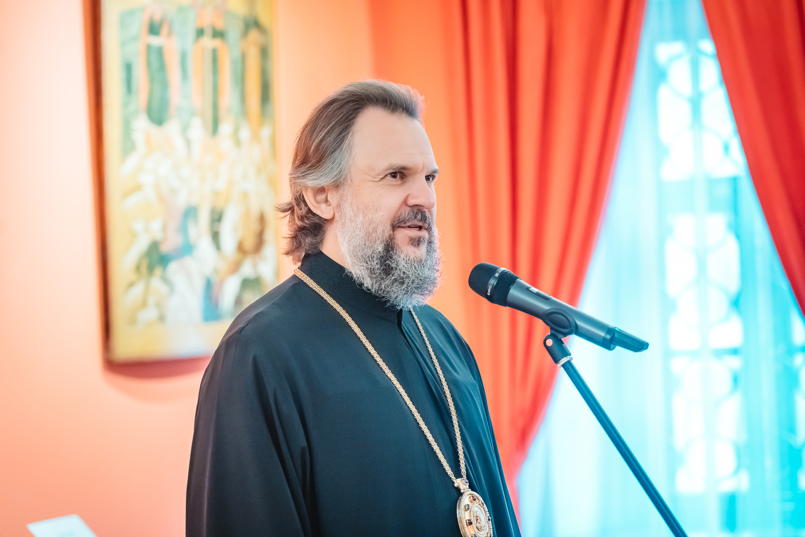 На выставке в Твери представили уникальные старинные иконы из частных собраний