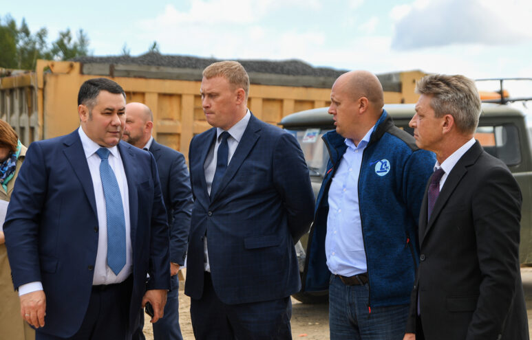 Игорь Руденя осмотрел площадки планируемого строительства вылетной магистрали в направлении города Кимры Игорь Руденя осмотрел площадки планируемого строительства вылетной магистрали в направлении города Кимры