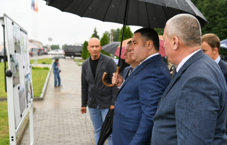 В Кашине благоустраивают набережную В Кашине благоустраивают набережную