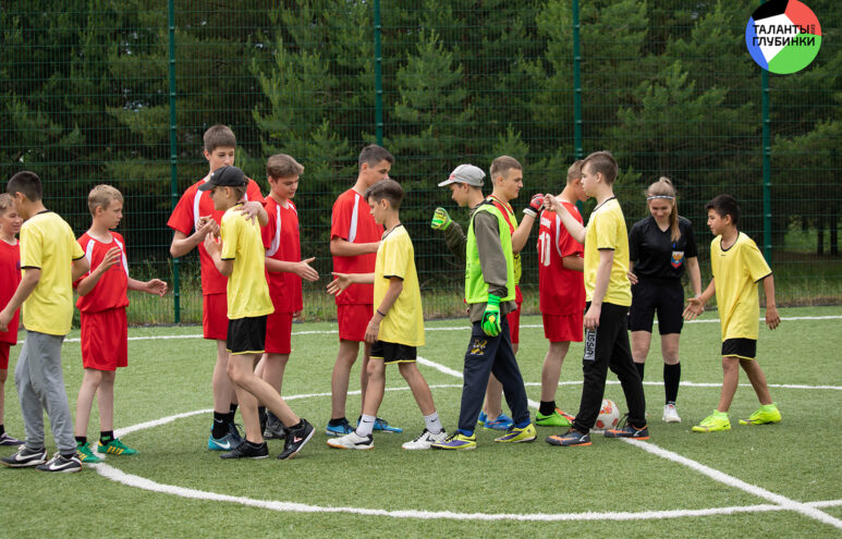 В Тверской области проходят игры фестиваля футбола для сельских ребят «Таланты глубинки» В Тверской области проходят игры фестиваля футбола для сельских ребят «Таланты глубинки»