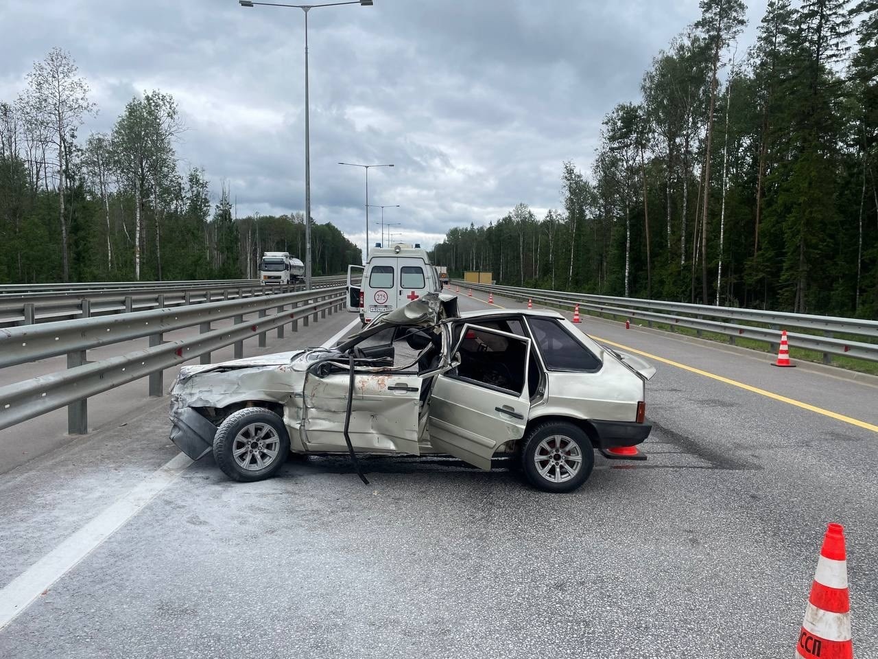На М-11 в Тверской области в аварии пострадал водитель ВАЗа На М-11 в Тверской области в аварии пострадал водитель ВАЗа
