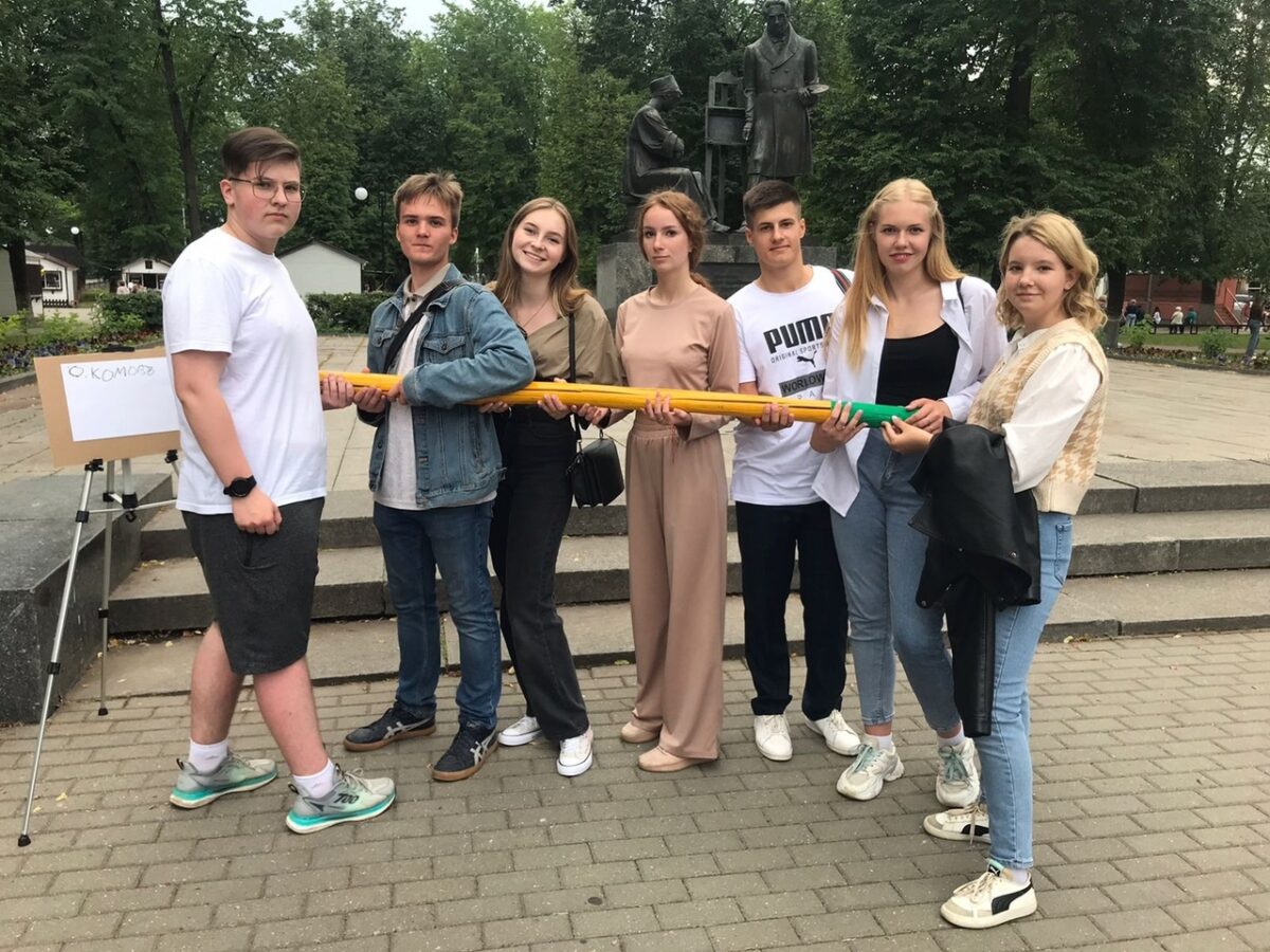 Выпускникам в Тверской области подарили квест по древнему городу