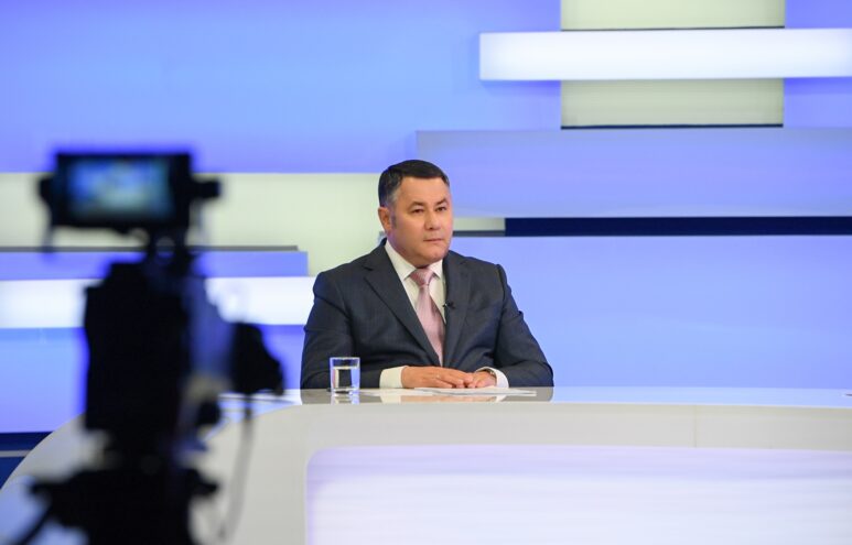 М-11, поликлиника Старицкой ЦРБ и школьная форма: как прошел прямой эфир с Игорем Руденей