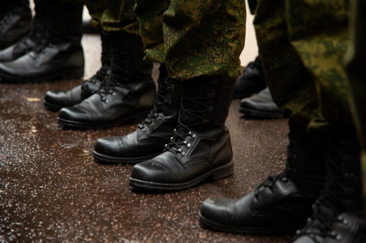 Александр Козырев: Служба по контракту в настоящее время – необходима и целесообразна Геннадий Метлин: Служба по контракту – это обеспечение безопасности нашей Родины