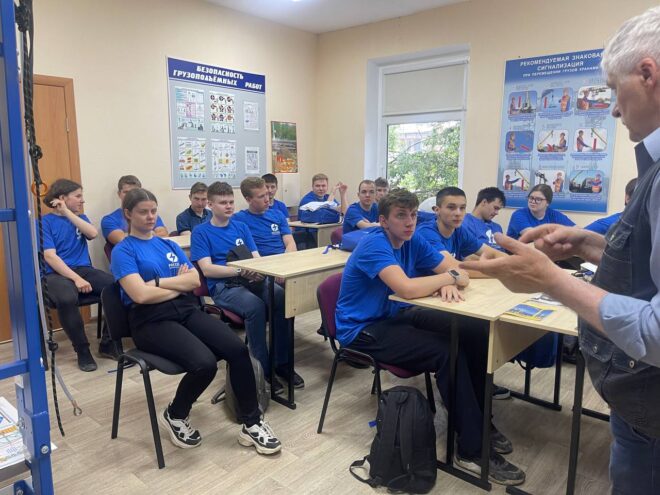 Участники студенческих отрядов Тверьэнерго побывали с экскурсией в Тверском учебно-производственном центре