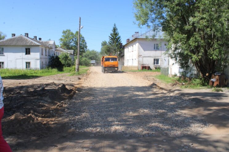 В Западнодвинском округе ремонтируют дороги