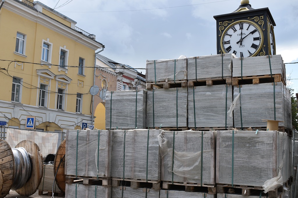 В Твери продолжается благоустройство главной пешеходной улицы В Твери продолжается благоустройство главной пешеходной улицы