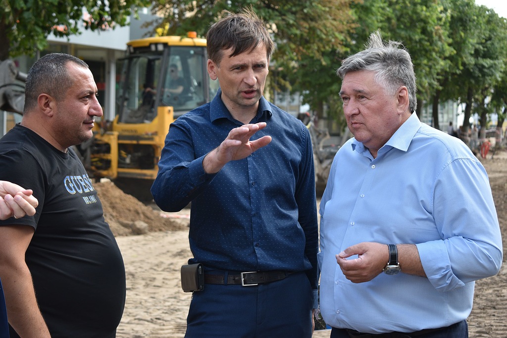 В Твери продолжается благоустройство главной пешеходной улицы