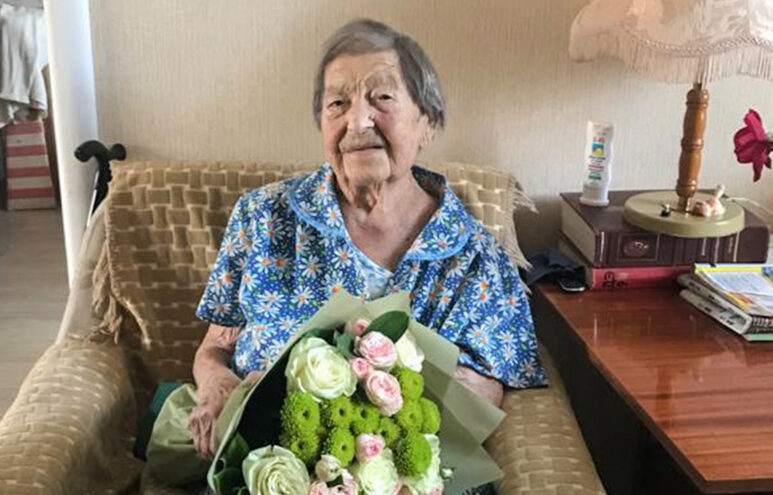 Игорь Руденя поздравил со 101-летием участницу Великой Отечественной войны Раису Алексееву Лебедеву Игорь Руденя поздравил со 101-летием участницу Великой Отечественной войны Раису Алексееву Лебедеву