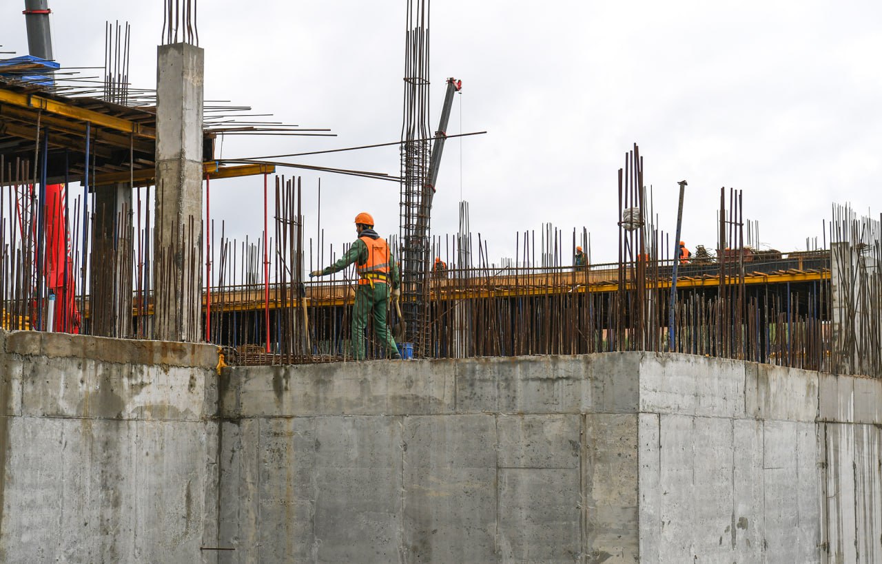 Игорь Руденя проинспектировал ход работ по строительству ДОКБ в Твери и провел выездное совещание на объекте