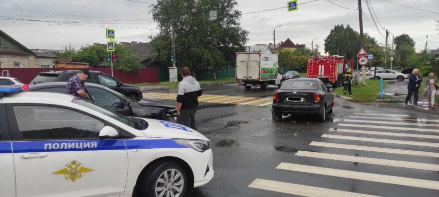 В аварии в Твери пострадали два ребенка