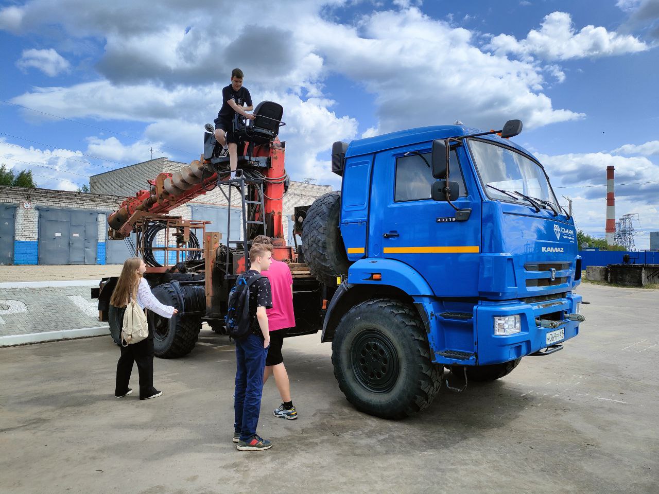 Ученики Тверского лицея побывали с экскурсией в Калининском районе электрических сетей Тверьэнерго