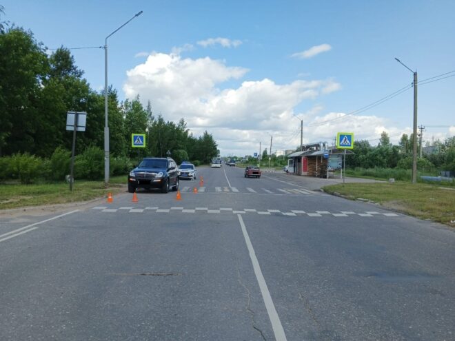 В Удомле водитель сбил на пешеходном переходе женщину