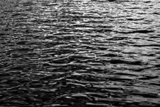 В Твери в реке нашли тело человека