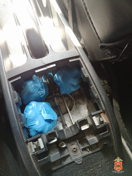 В Тверской области арестовали водителя, перевозившего крупную партию героина