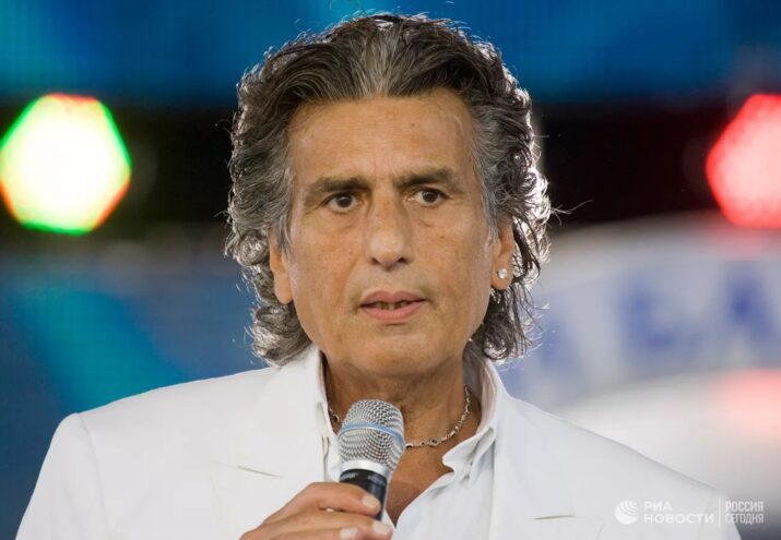 Звездные разборки: Прощание с Тото Кутуньо, секретные роды Рианны и новые песни российских исполнителей