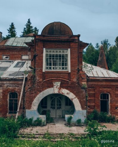 Блогер показала таинственную усадьбу Матрёнино в Тверской области