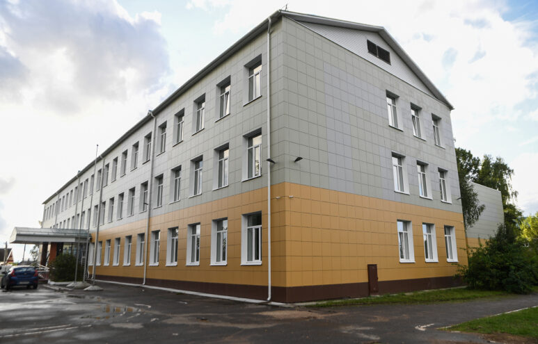 Игорь Руденя проводит инспекционную поездку по объектам образования Твери и Калининского муниципального округа Игорь Руденя проводит инспекционную поездку по объектам образования Твери и Калининского муниципального округа